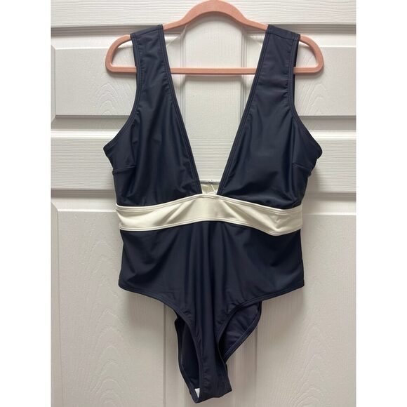 NWT Cupshe Bathing Suit Sz L - Picture 2 of 3